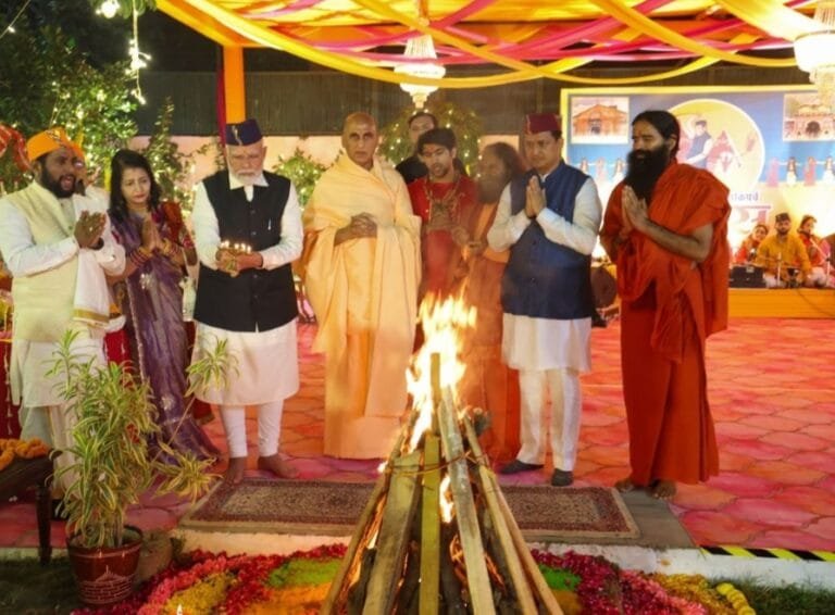 पीएम मोदी ने धूमधाम से मनाया ईगास बग्वाल, सांसद अनिल बलूनी के घर किया पूजन……….