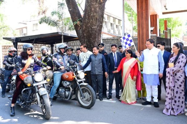 *ड्रग्स मुक्त उत्तराखंड* को लेकर बाइक रैली को मुख्यमंत्री; पुष्कर सिंह धामी द्वारा हरी झंडी दिखाकर रवाना किया गया………………..