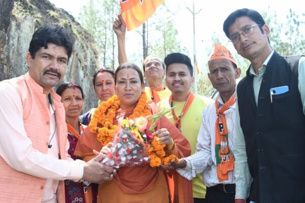 कैबिनेट मंत्री रेखा आर्या ने विधायक निधि से विकास कार्यों के लिए दिए 25 लाख रुपये……………