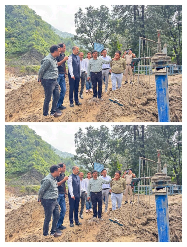 सचिव शैलेष बगोली ने आपदा से क्षतिग्रस्त पेयजल लाइनों को जल्द से जल्द दुरुस्त करने के निर्देश दिए…………